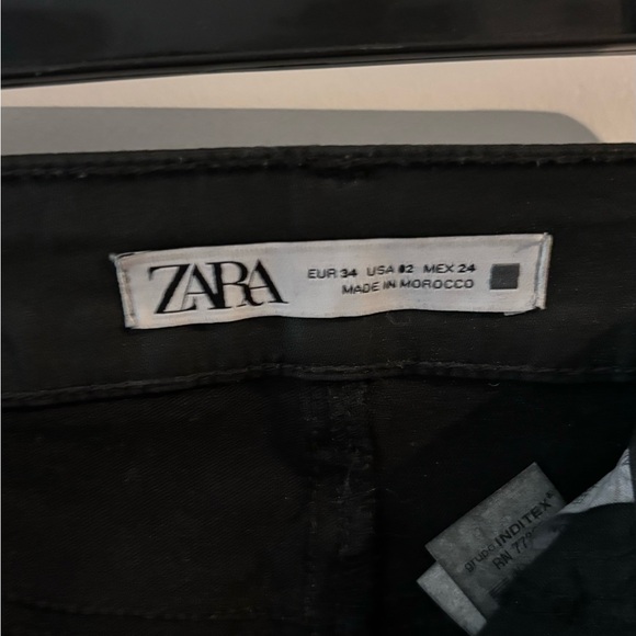 Zara size 02 lacquered black pant - Picture 3 of 3